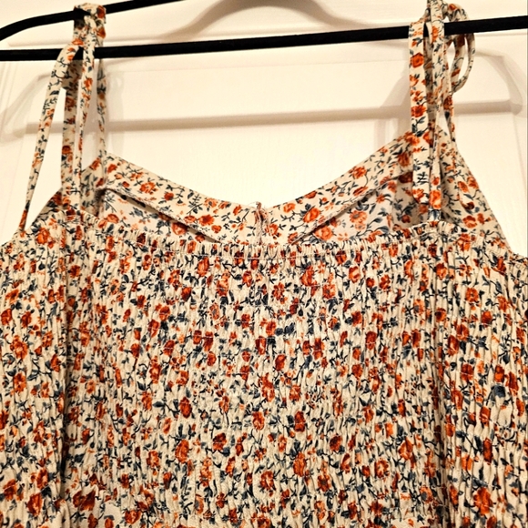 (3 for $30) Dress Summer, halter, floral pattern - Picture 3 of 4
